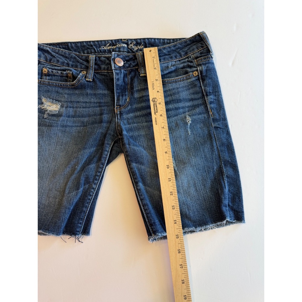 American Eagle Stretch Bermuda Denim Shorts Dark Wash Cutoff Raw Hem Size 4 - Picture 3 of 7